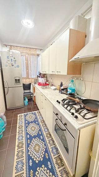 Apartament cu 3 camere decomandat, mobilat în Central