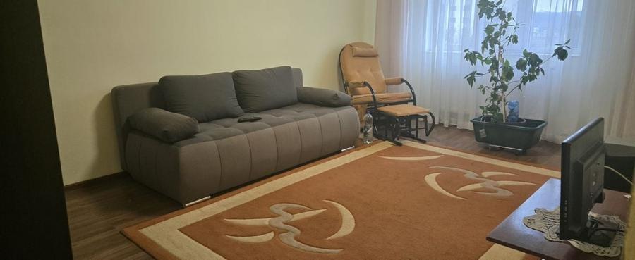 Apartament cu 3 camere decomandat, mobilat în Central