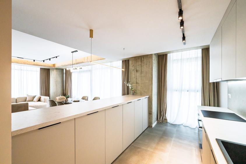 Apartament cu 4 camere în Floreasca
