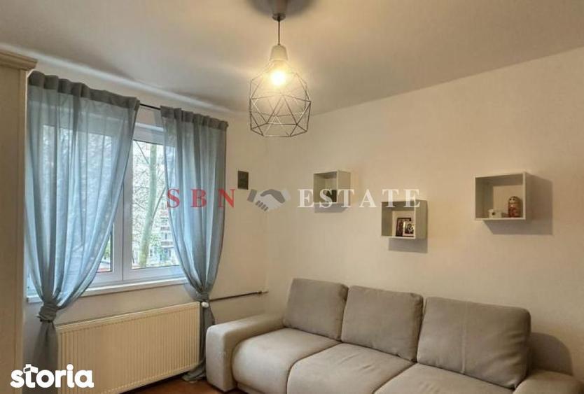 Apartament cu 3 camere decomandat, mobilat în Berceni