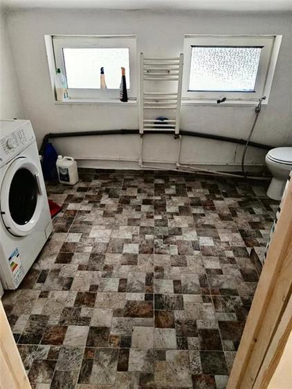 Casă individuală cu 5 camere cu Canalizare în Ultracentral