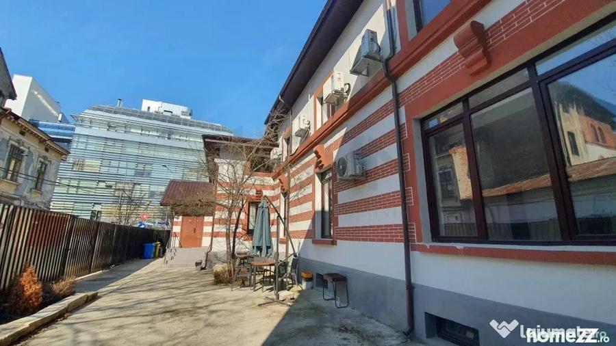 Casă cu 18 camere cu Teren 500 Mp în Victoriei