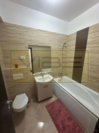 Apartament cu 3 camere decomandat, mobilat în Central