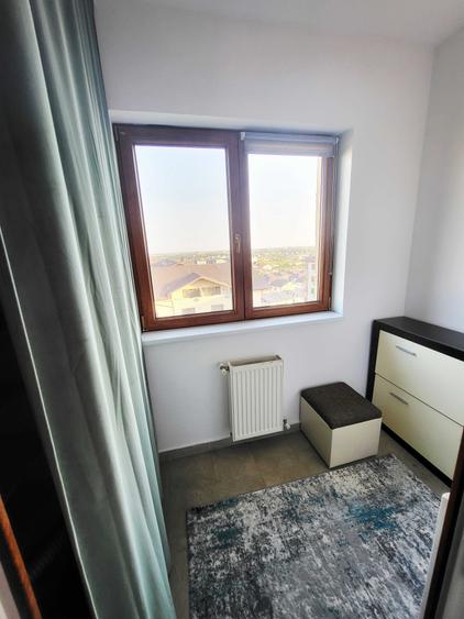 Apartament cu 3 camere semidecomandat în Ghencea