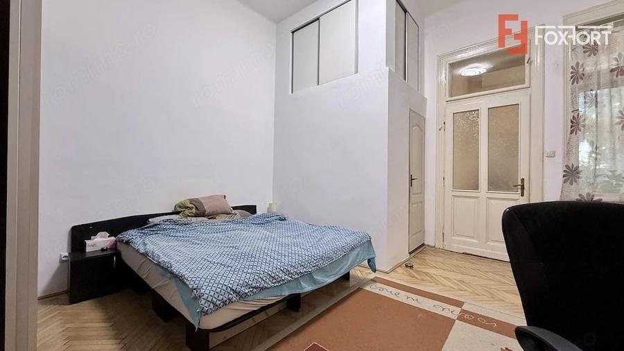 Apartament cu 4 camere decomandat în P-ța Maria