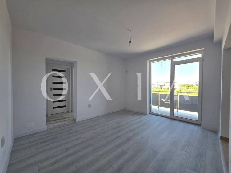 Apartament cu 3 camere semidecomandat în Giroc