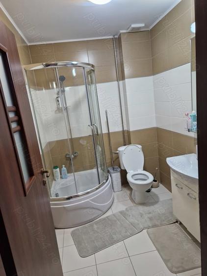 Apartament cu 2 camere decomandat în Poiana Țapului