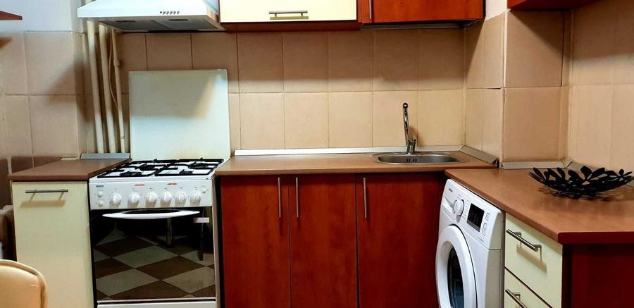 Garsonieră decomandată în 13 Septembrie