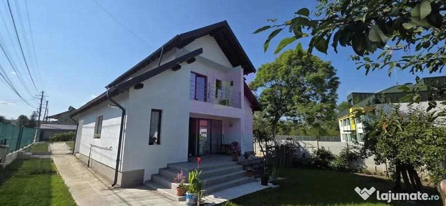 Casă cu 4 camere cu Teren 497 Mp în Central