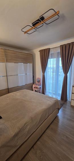 Apartament cu 3 camere decomandat în Românești