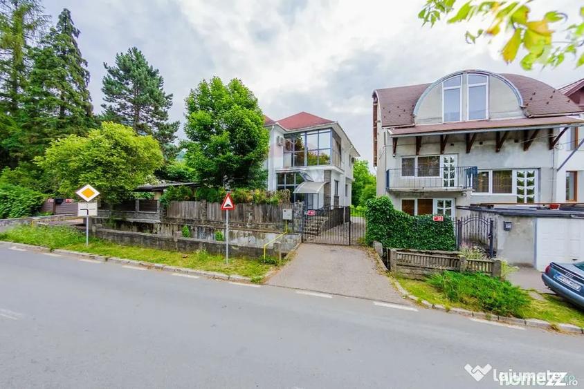 Casă cu 5 camere cu Teren 660 Mp în Central