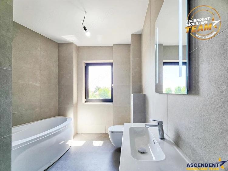 Apartament cu 3 camere decomandat în Lenin