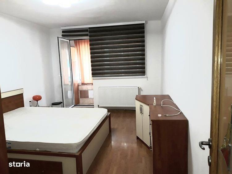 Apartament cu 3 camere semidecomandat, mobilat în Colentina