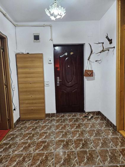 Apartament cu 2 camere decomandat în Florești