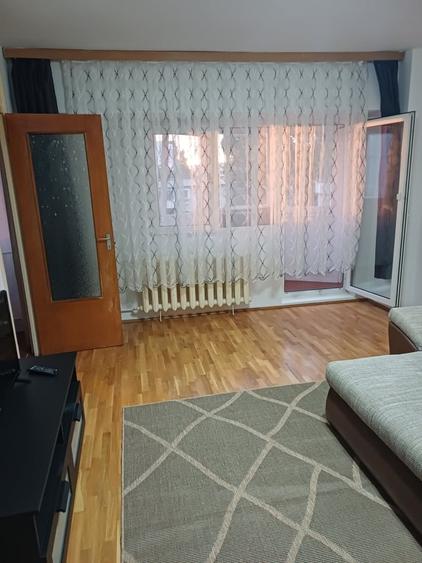 Garsonieră decomandată în Uverturii