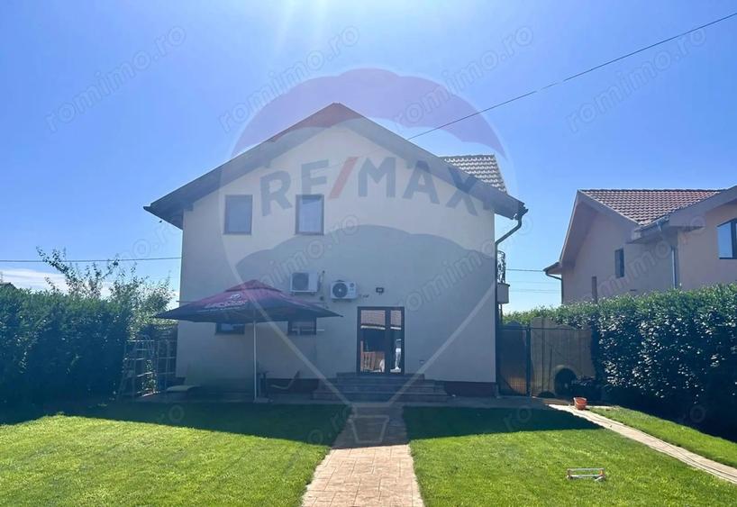Casă cu 4 camere cu Teren 589 Mp în Sântandrei