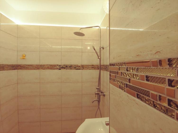 Apartament cu 3 camere semidecomandat în Obor
