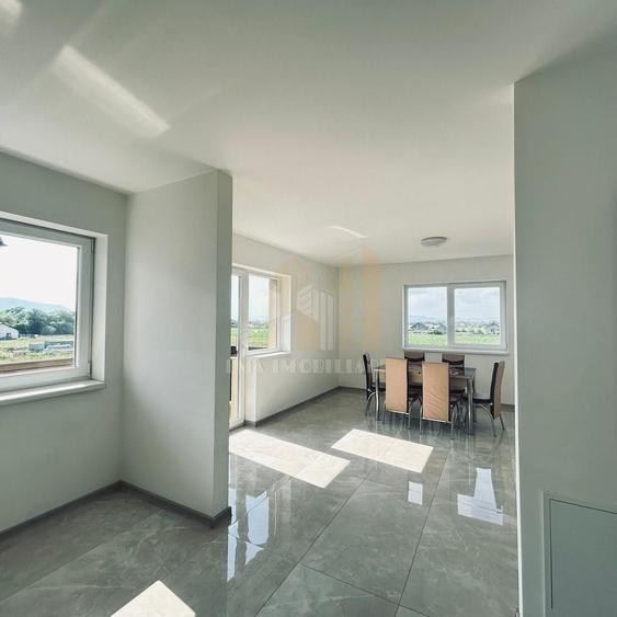 Apartament cu 3 camere decomandat, mobilat în Sânpetru