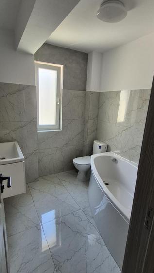 Apartament cu 2 camere decomandat, mobilat în Vișani