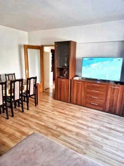 Apartament cu 2 camere decomandat, mobilat în Calea Călărașilor