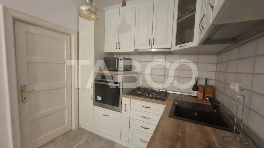 Apartament cu 4 camere decomandat în Central