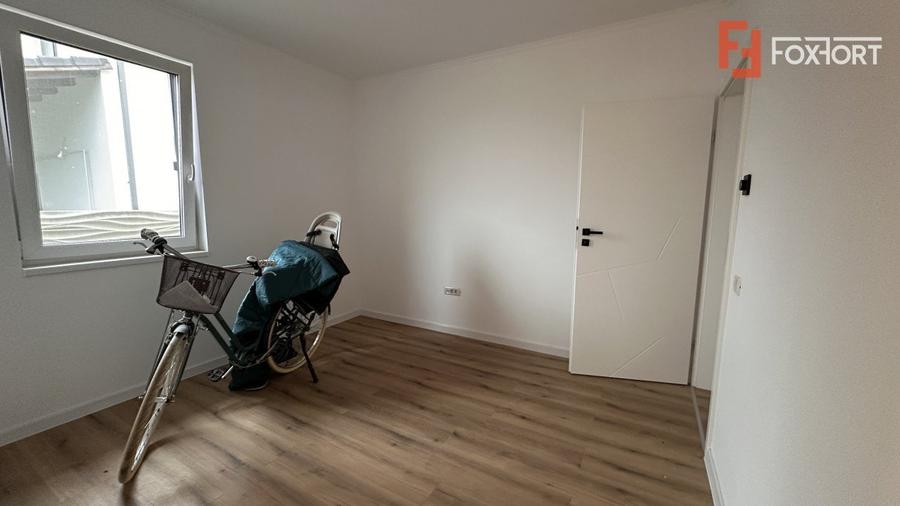 Casă individuală cu 4 camere cu Teren 748 Mp în Moșnița Veche