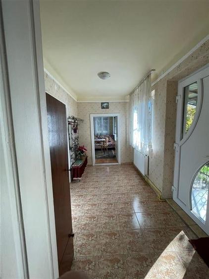 Casă individuală cu 5 camere cu Teren 4500 Mp în Tinăud