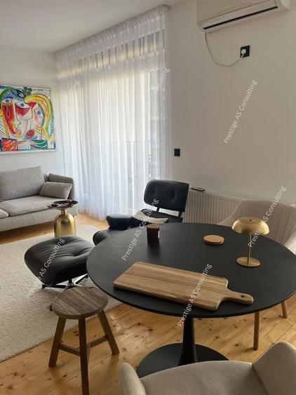 Apartament cu 2 camere semidecomandat, mobilat în Soarelui