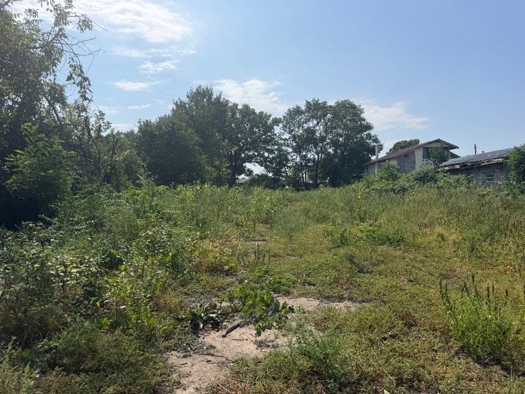 Teren Construcții intravilan de 2418 mp, în Călugăreni