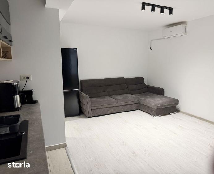 Apartament cu 2 camere decomandat, mobilat în Central