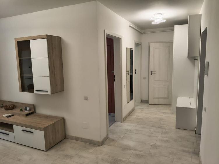 Apartament cu 2 camere decomandat, mobilat în Apărătorii Patriei