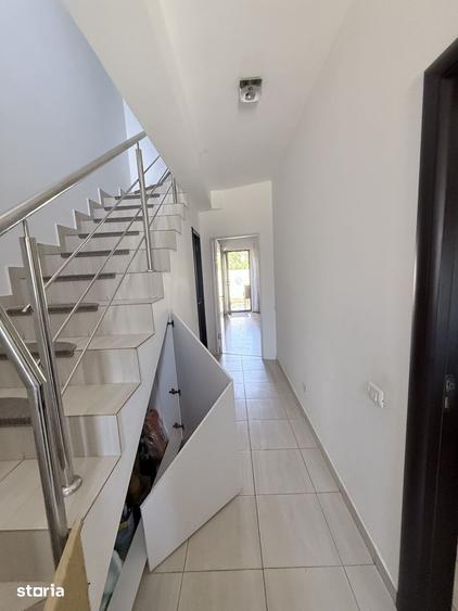 Casă cu 3 camere cu Teren 100 Mp în Central