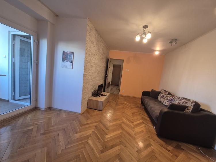 Apartament cu 2 camere decomandat în 1 Mai