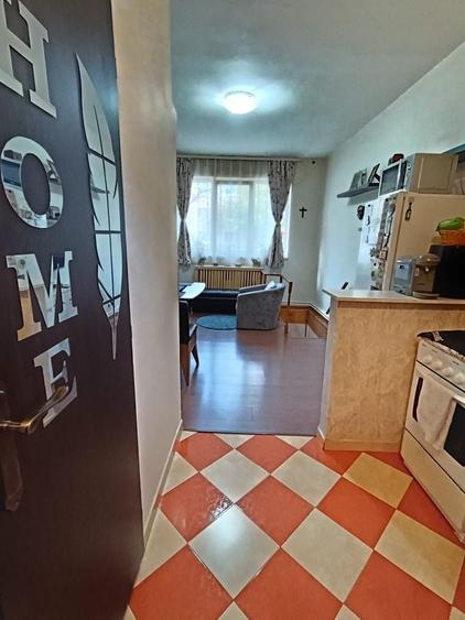 Apartament cu 2 camere semidecomandat în Tractorul
