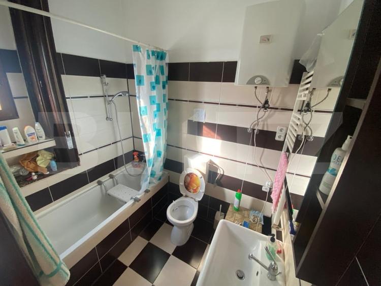 Apartament cu 6 camere decomandat în Central