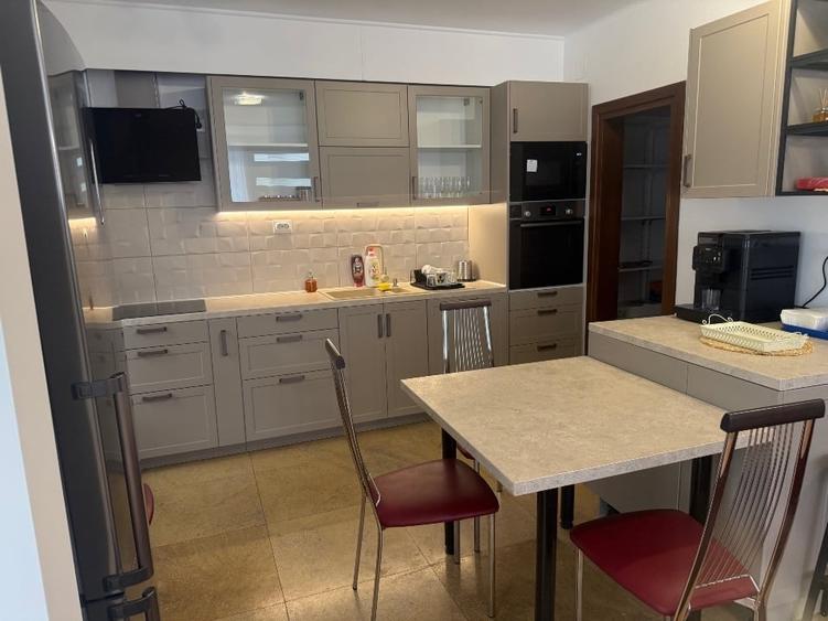 Casă individuală cu 5 camere cu Teren 485 Mp în Zorilor