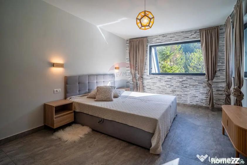 Casă cu 7 camere cu Teren 251 Mp în Sinaia