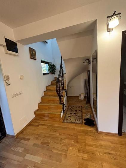 Casă cu 4 camere cu Canalizare în Sud-Est