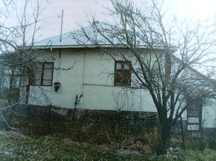 Casă cu 3 camere în Buștenari