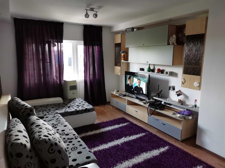 Apartament cu 3 camere decomandat în Șimian