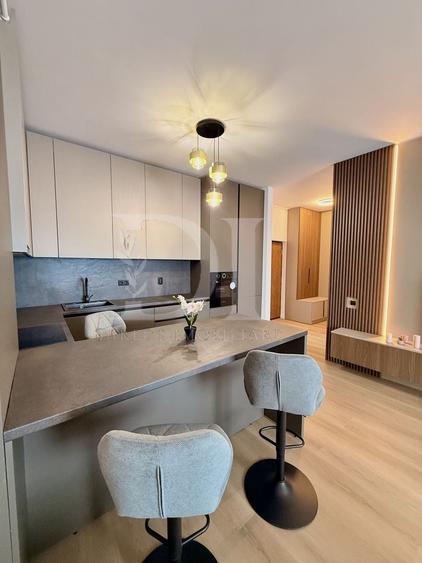 Apartament cu 2 camere semidecomandat, mobilat în Florești