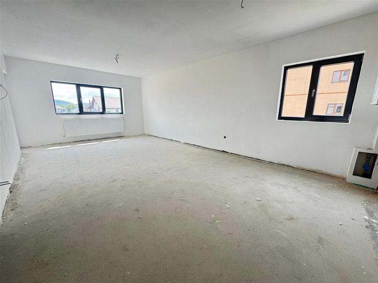 Apartament cu 2 camere semidecomandat în Șelimbăr