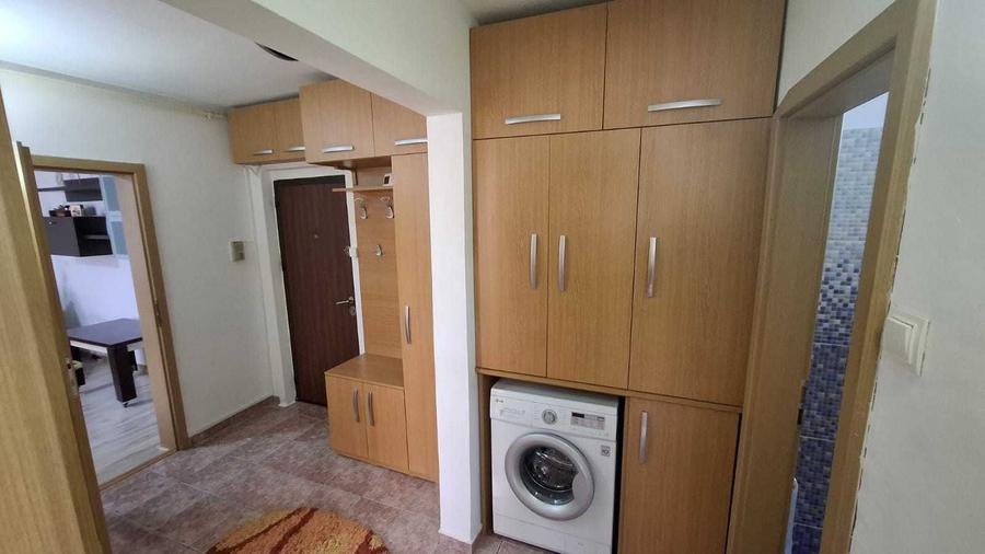 Apartament cu 2 camere decomandat, mobilat în Central