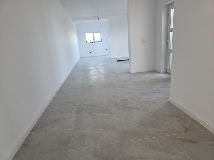 Casă cu 3 camere în Moșnița Nouă