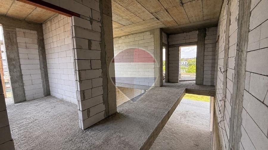 Casă individuală cu 5 camere cu Teren 420 Mp în Corbeanca