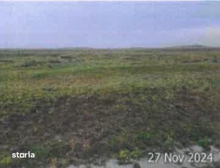 Teren de 407492 mp, în Luciu