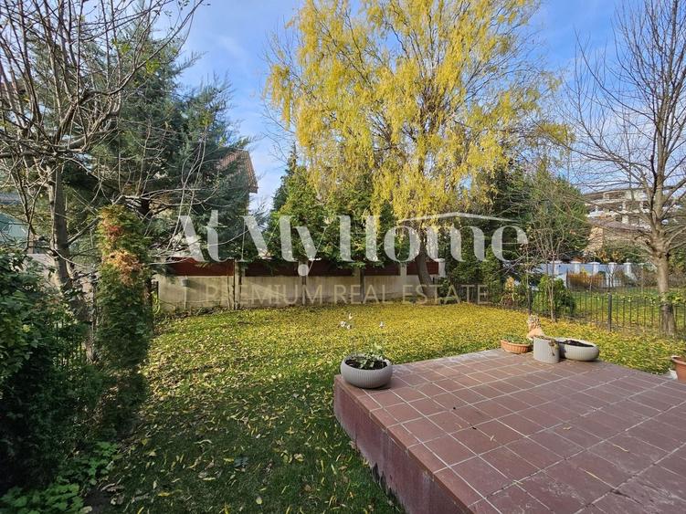 Duplex cu 6 camere cu Piscina în Iancu Nicolae