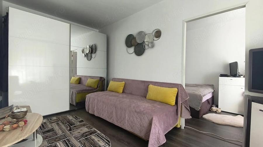 Apartament cu 3 camere semidecomandat în Ultracentral