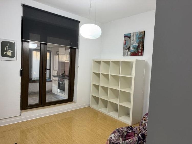 Apartament cu 2 camere semidecomandat, mobilat în Rahova
