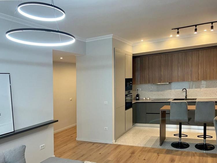 Apartament cu 2 camere semidecomandat, mobilat în Blumăna